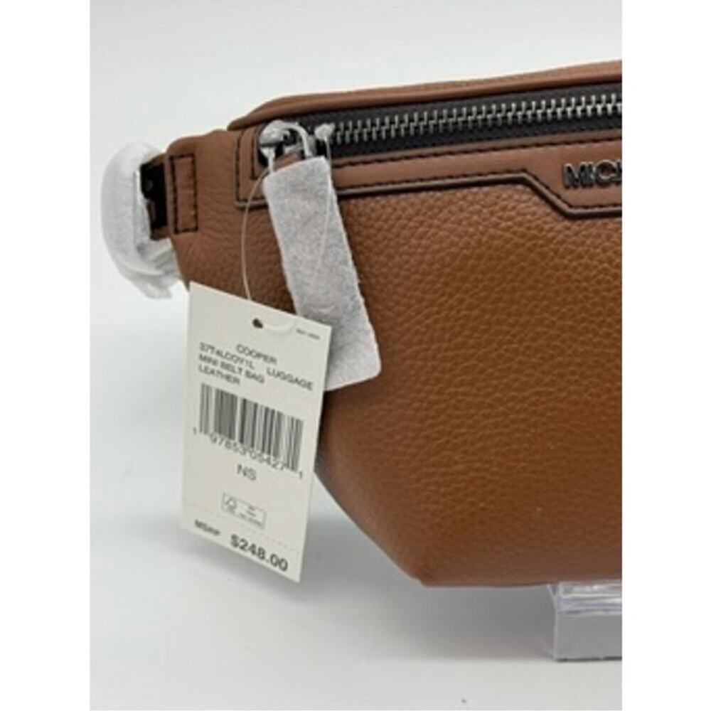 MICHAEL KORS Cooper Small Leather Sling Pack - Picture 4 of 8